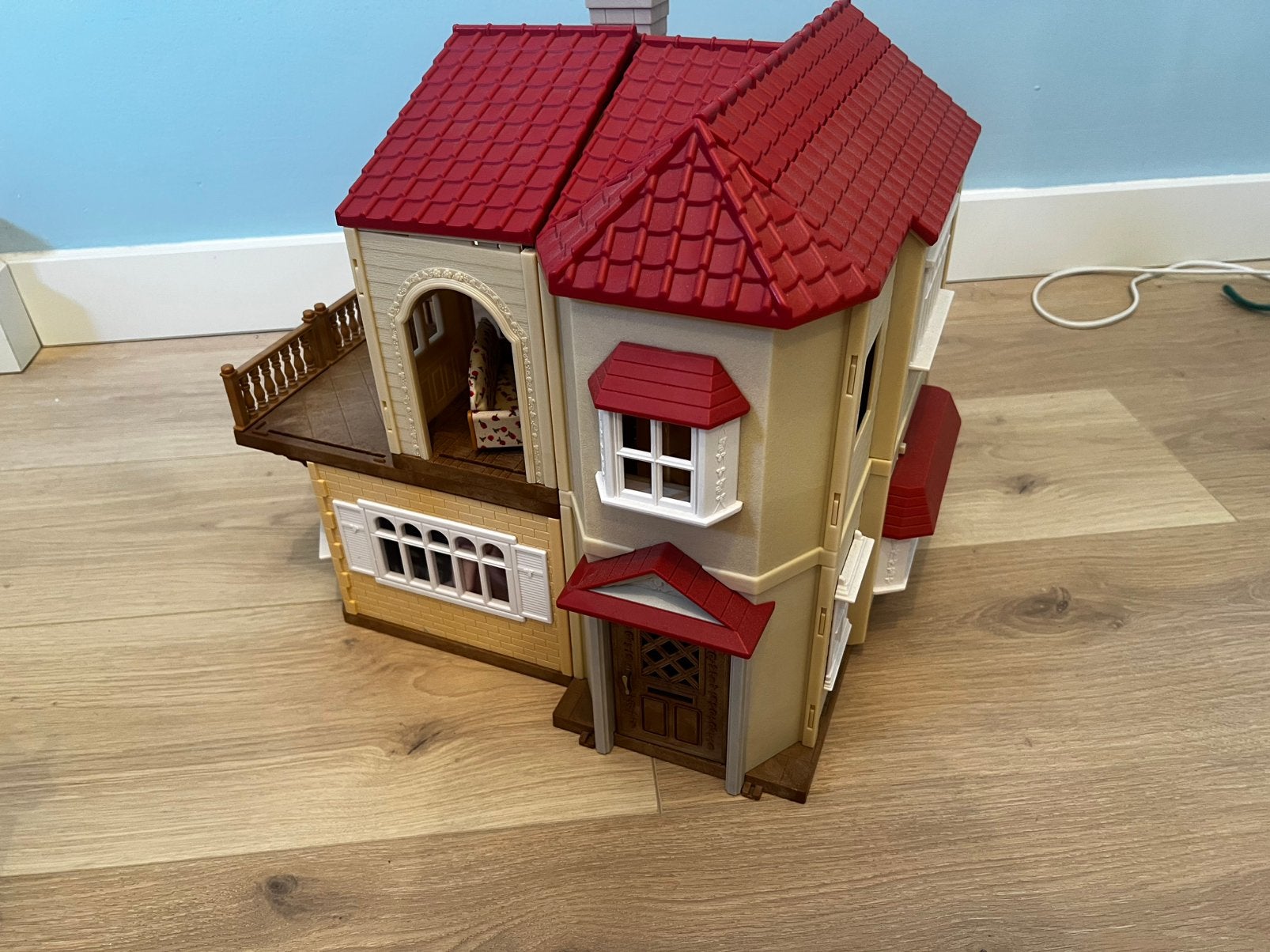 Sylvanian family huis met meubels en figuren, Ophalen, Gebruikt