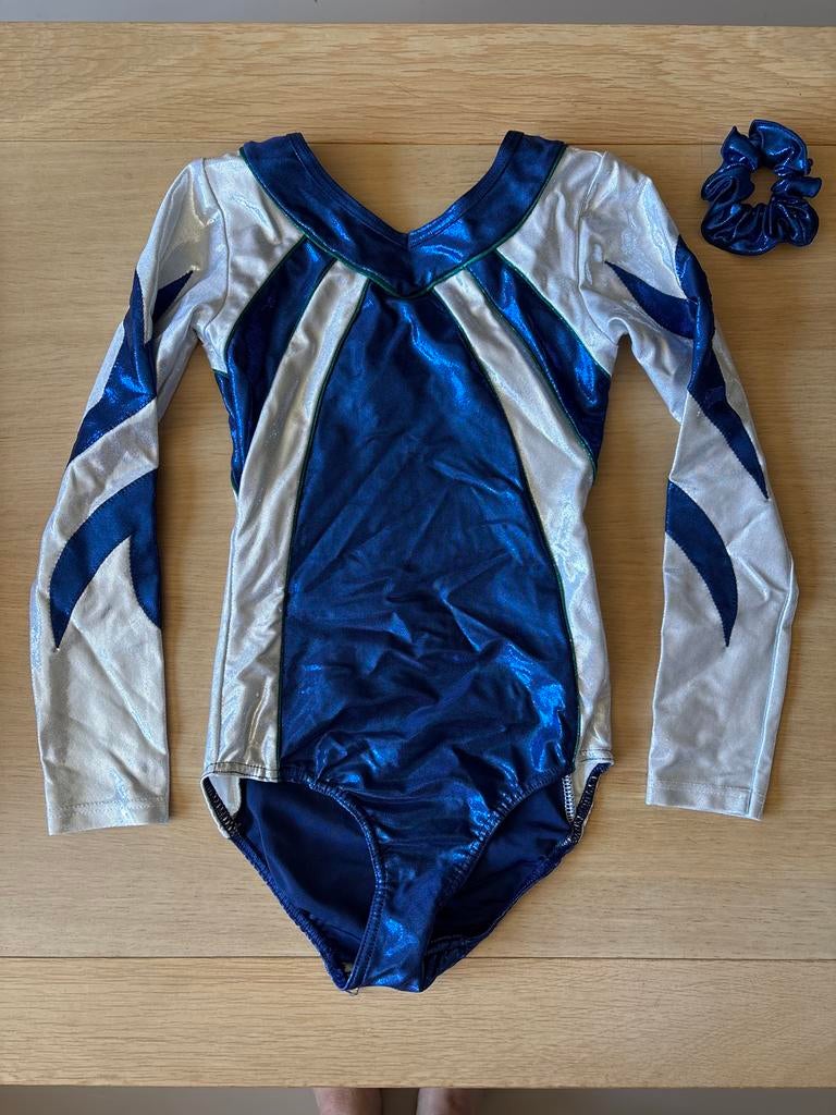 Erina Turnpakje blauw/wit met scrunchie, Sport en Fitness, Turnen, Kindermaat 146 t/m 176, Ophalen of Verzenden, Zo goed als nieuw