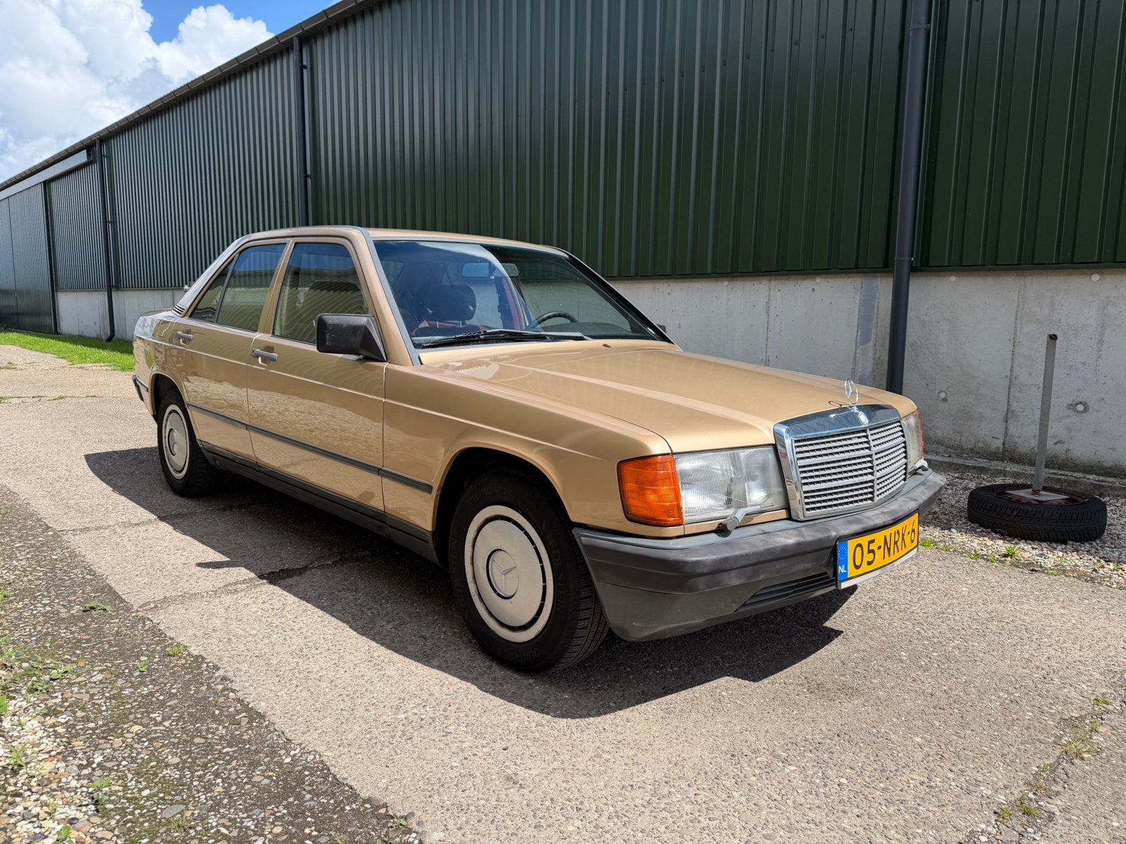 Mercedes-Benz 190-Serie 190E | Automaat | Velours | Netjes!, Automaat, 1998 cc, Achterwielaandrijving, 4 cilinders