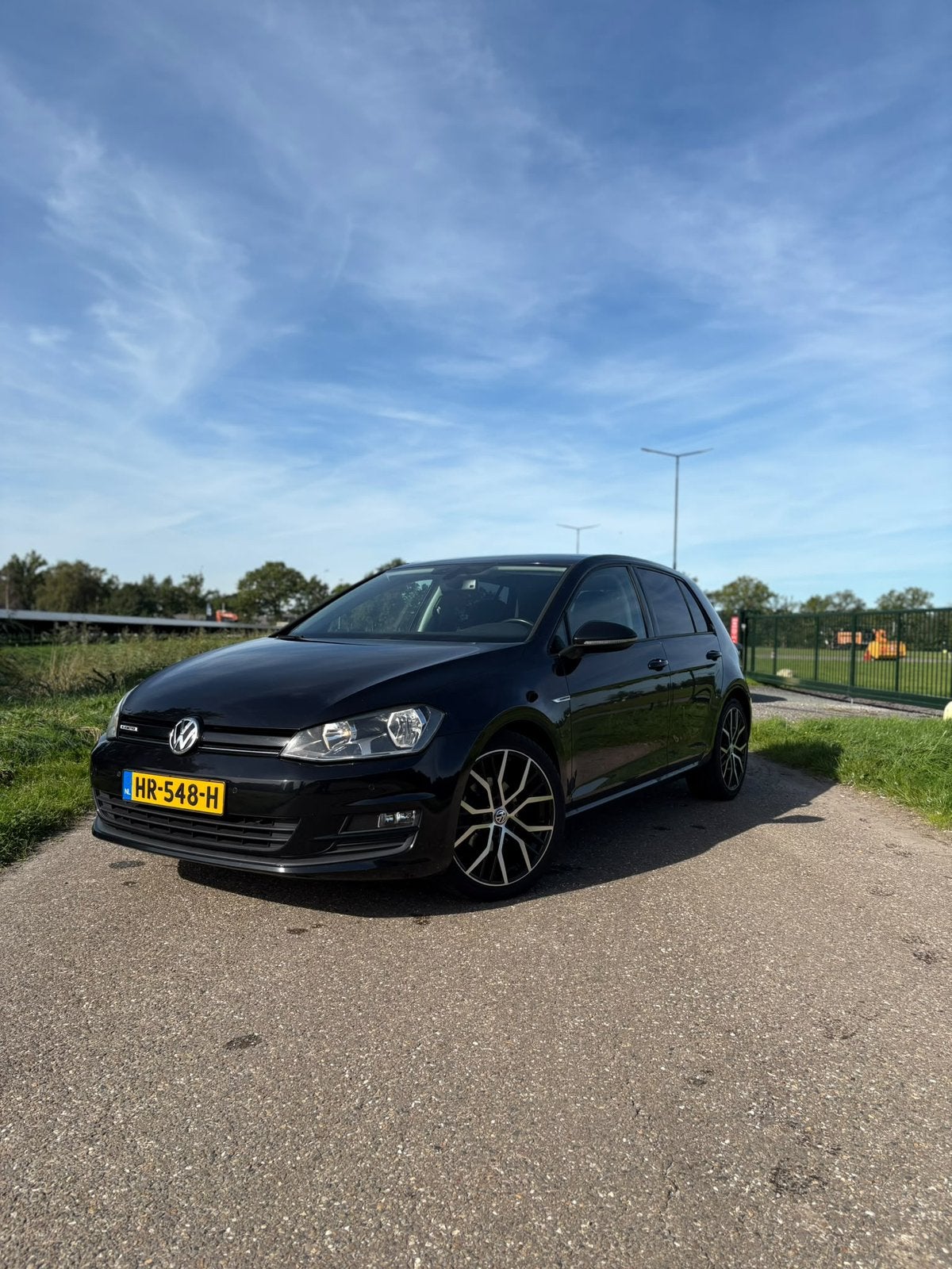 Volkswagen Golf 1.0 TSI 85KW 5D 2015 Zwart, Auto's, Voorwielaandrijving, 610 kg, Origineel Nederlands, Handgeschakeld