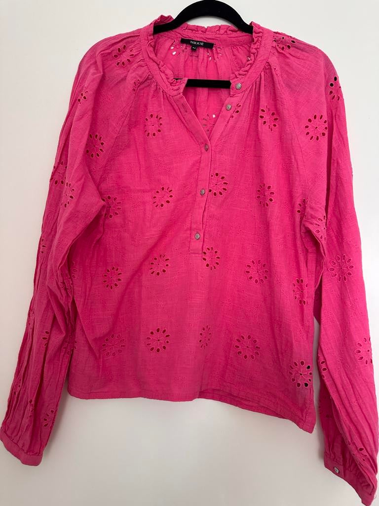 Nikkie blouse broderie maat 40/42 roze, Kleding | Dames, Ophalen of Verzenden, Gedragen, Maat 42/44 (L), Roze