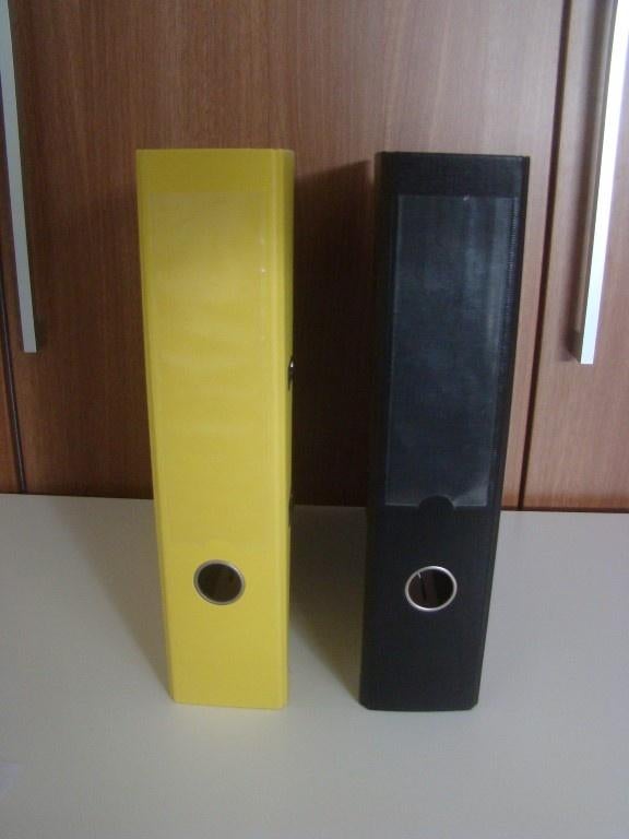 ordner 1 x geel / 1 x zwart  A4, Diversen, Bureau-accessoires, Nieuw, Ophalen of Verzenden