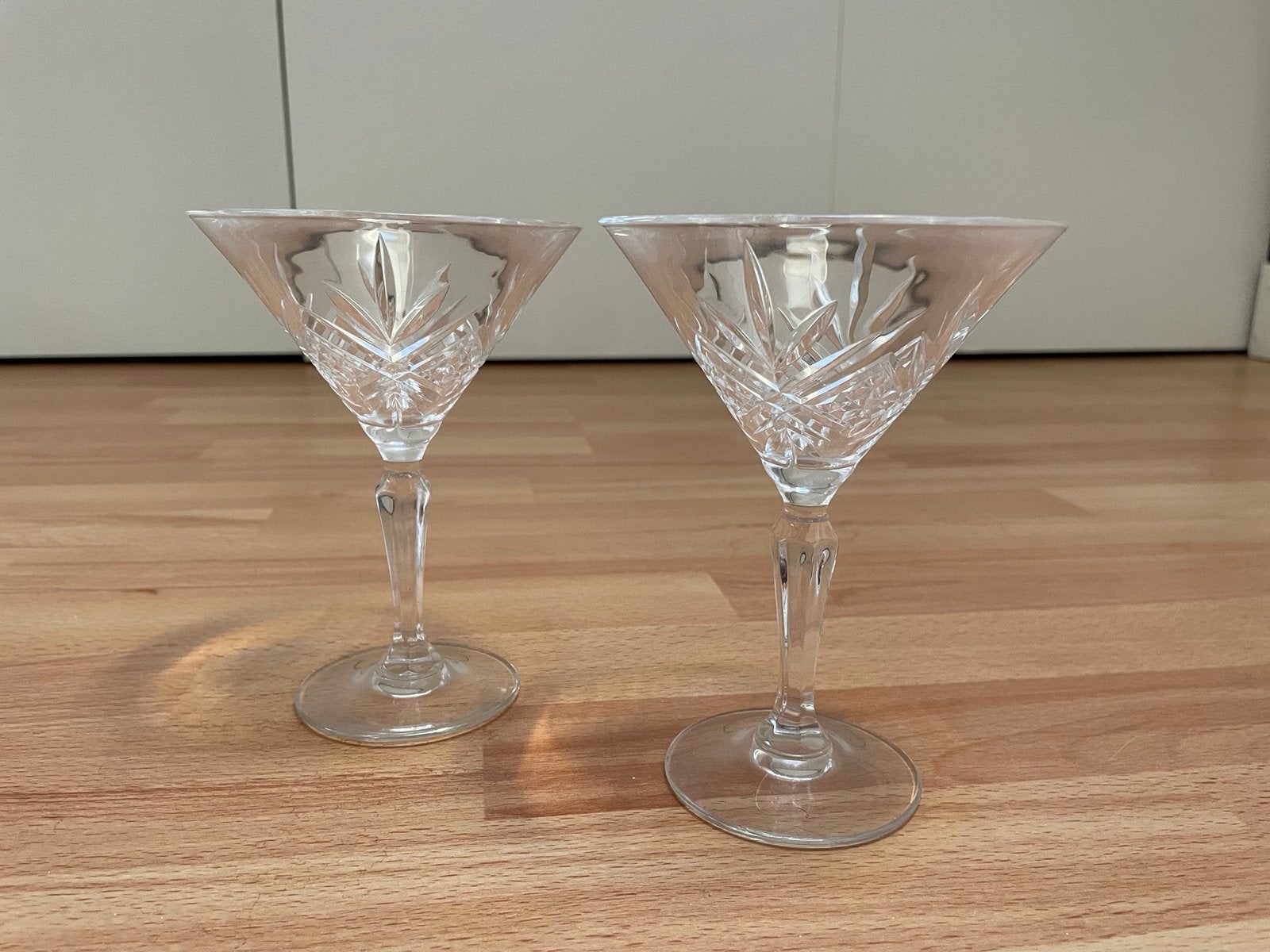 2 cocktailglazen/ ijscoupes, Ophalen, Zo goed als nieuw, Overige typen
