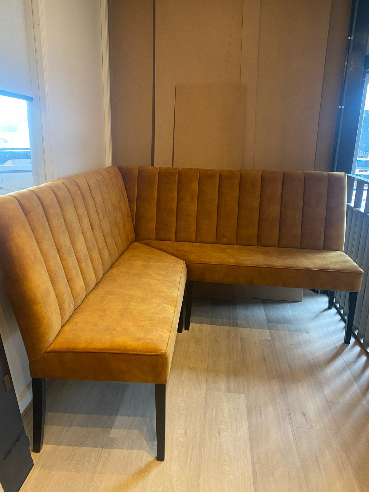Eetkamerbank Hanna stof adore gold 132, poot zwart, Ophalen, Nieuw, Stof
