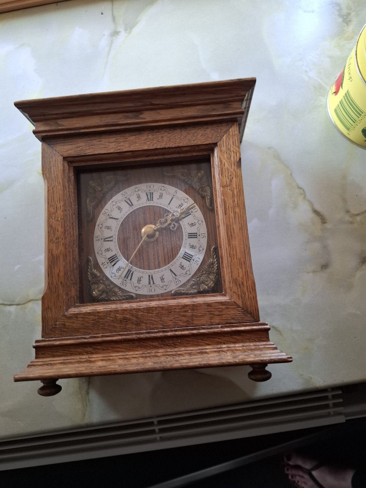 Antieke houten wandklok met Romeinse cijfers, Ophalen
