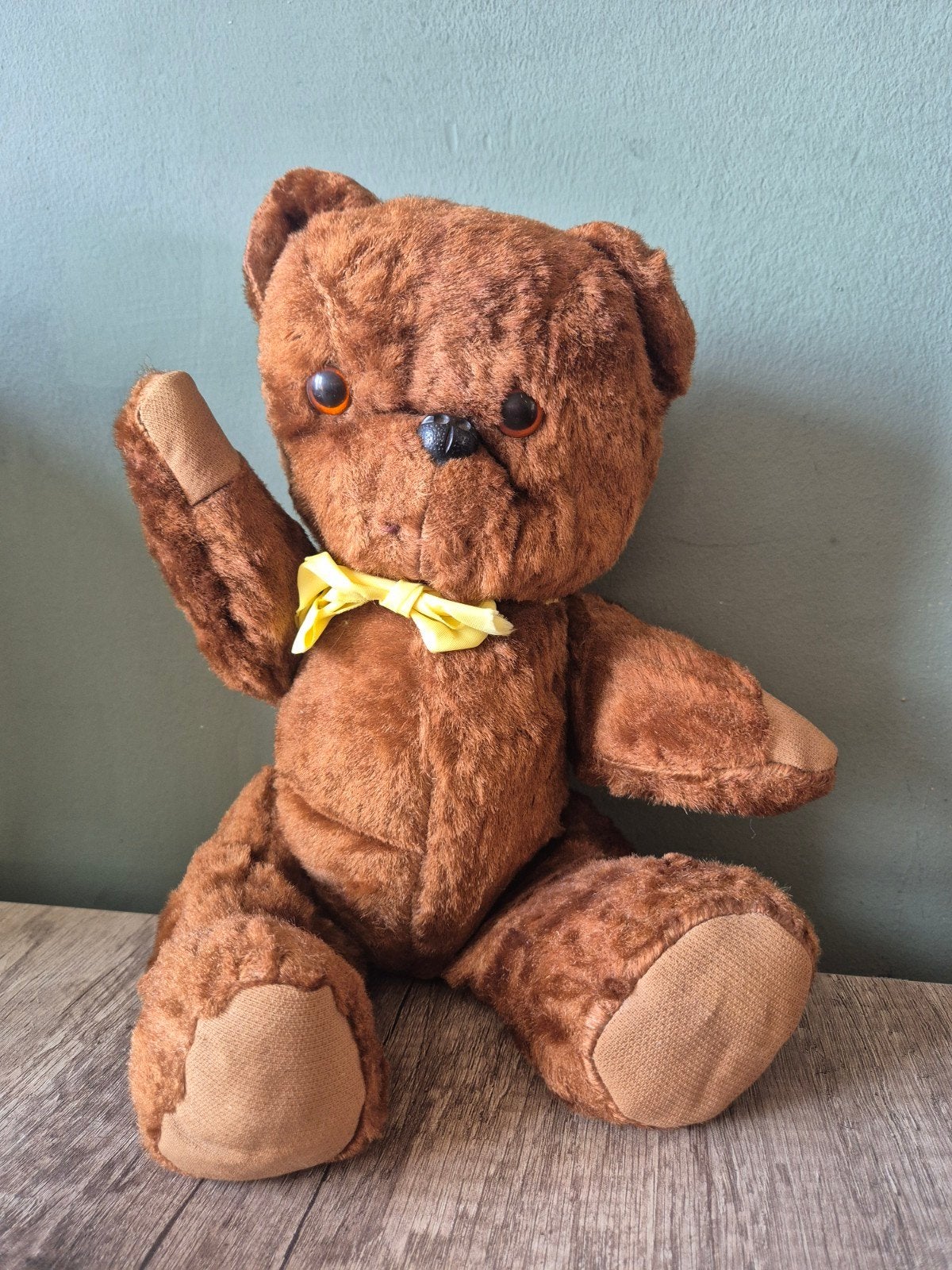 Vintage Bruine Teddybeer met Gele Strik - Gebruikt, Ophalen, Gebruikt, Beer, Middelgroot (20 tot 80 cm)