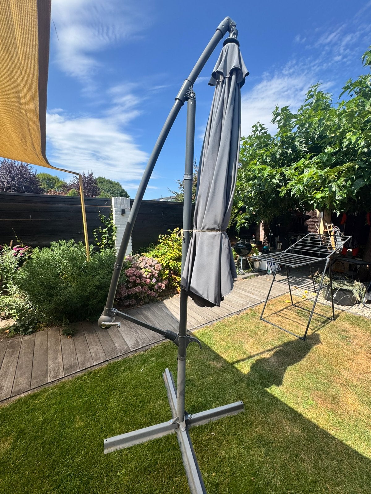 Zweefparasol, Ophalen, Zo goed als nieuw, 2 tot 3 meter, Zweefparasol