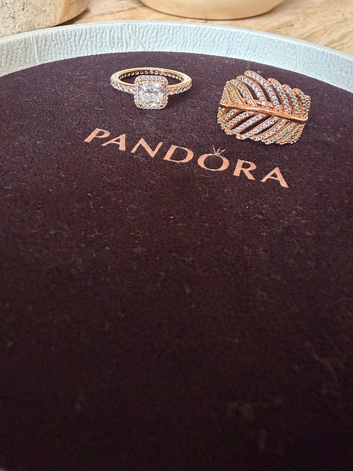 Pandora rose ringen zgan, vierkante zirkonia en veerblad, Overige materialen, Ophalen of Verzenden, Met edelsteen, Dame