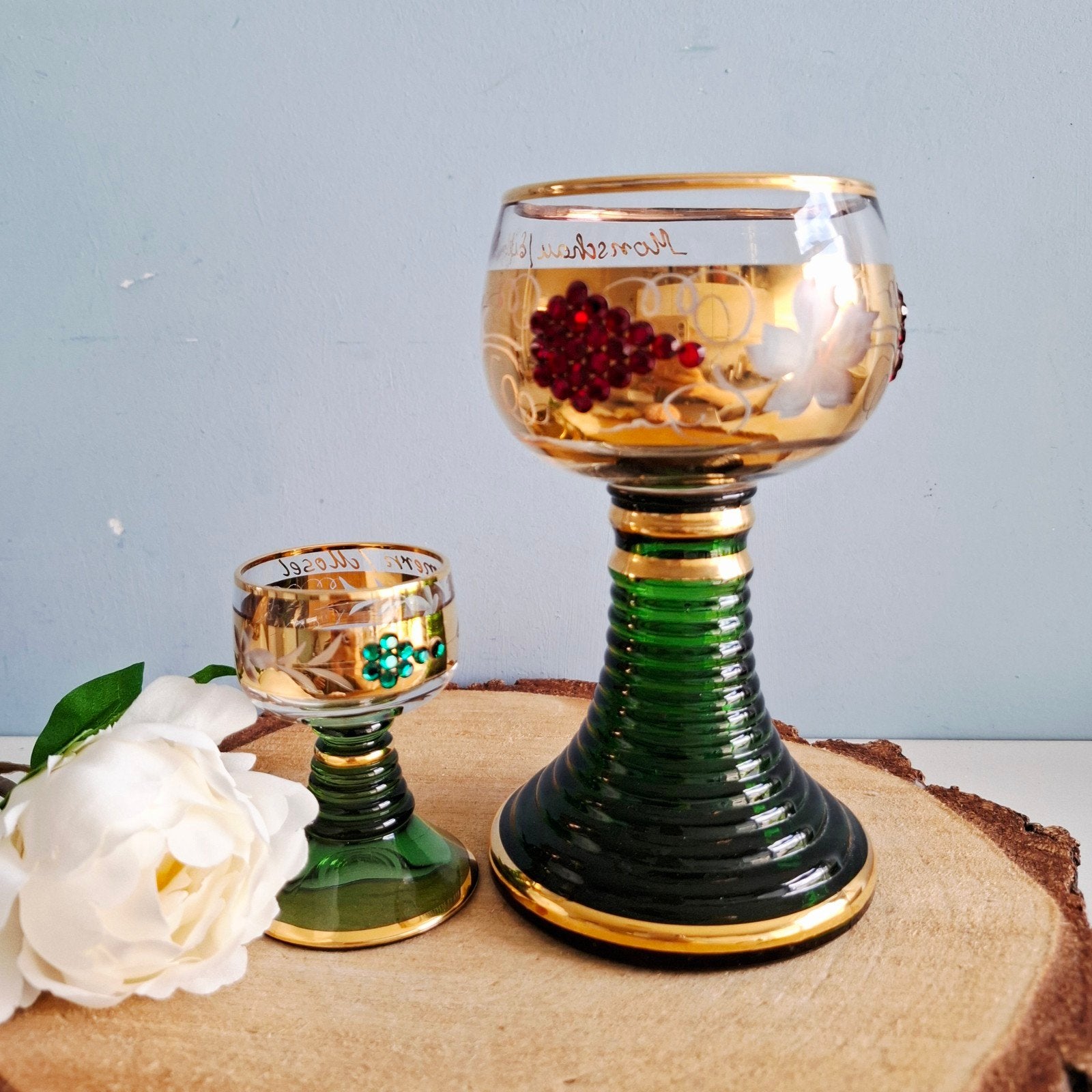 2 vintage kristallen roemers met mooie versiering, Ophalen of Verzenden