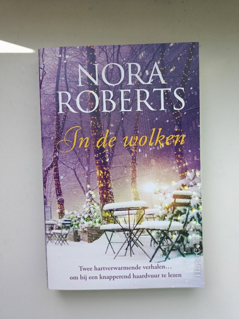 Nora Roberts – In de wolken, Ophalen of Verzenden, Nora Roberts