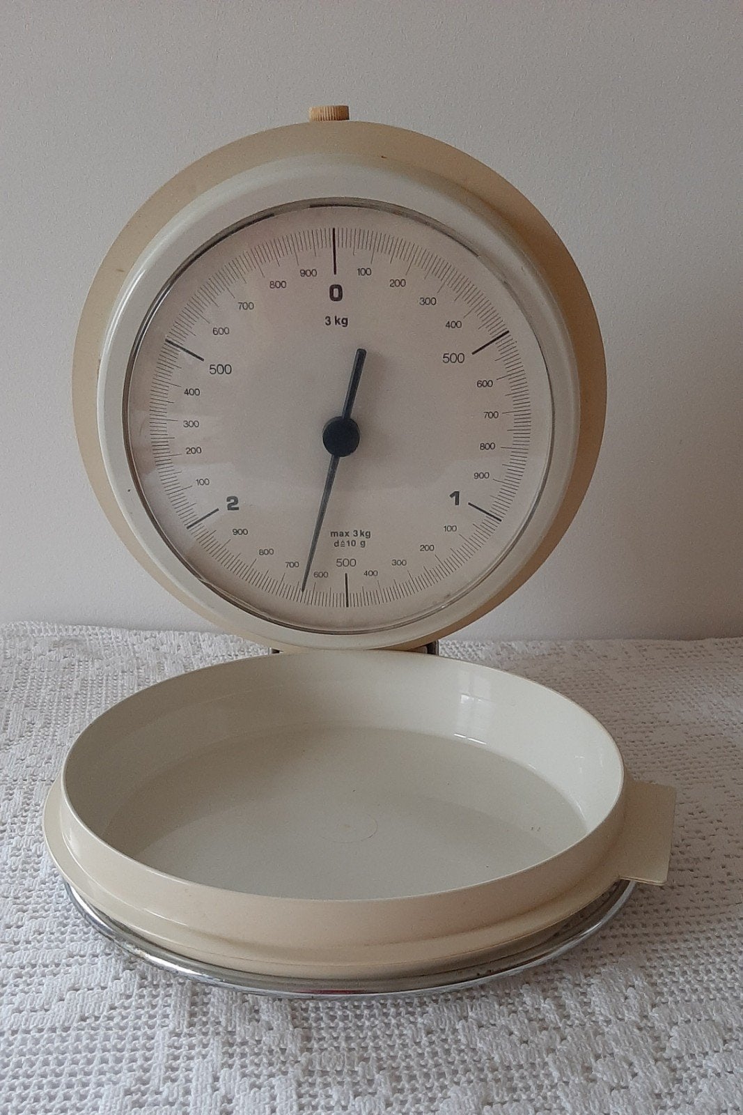 Vintage Brabantia wand keukenweegschaal - Crème, Keukenweegschaal, Ophalen of Verzenden, Gebruikt, Minder dan 10 kg
