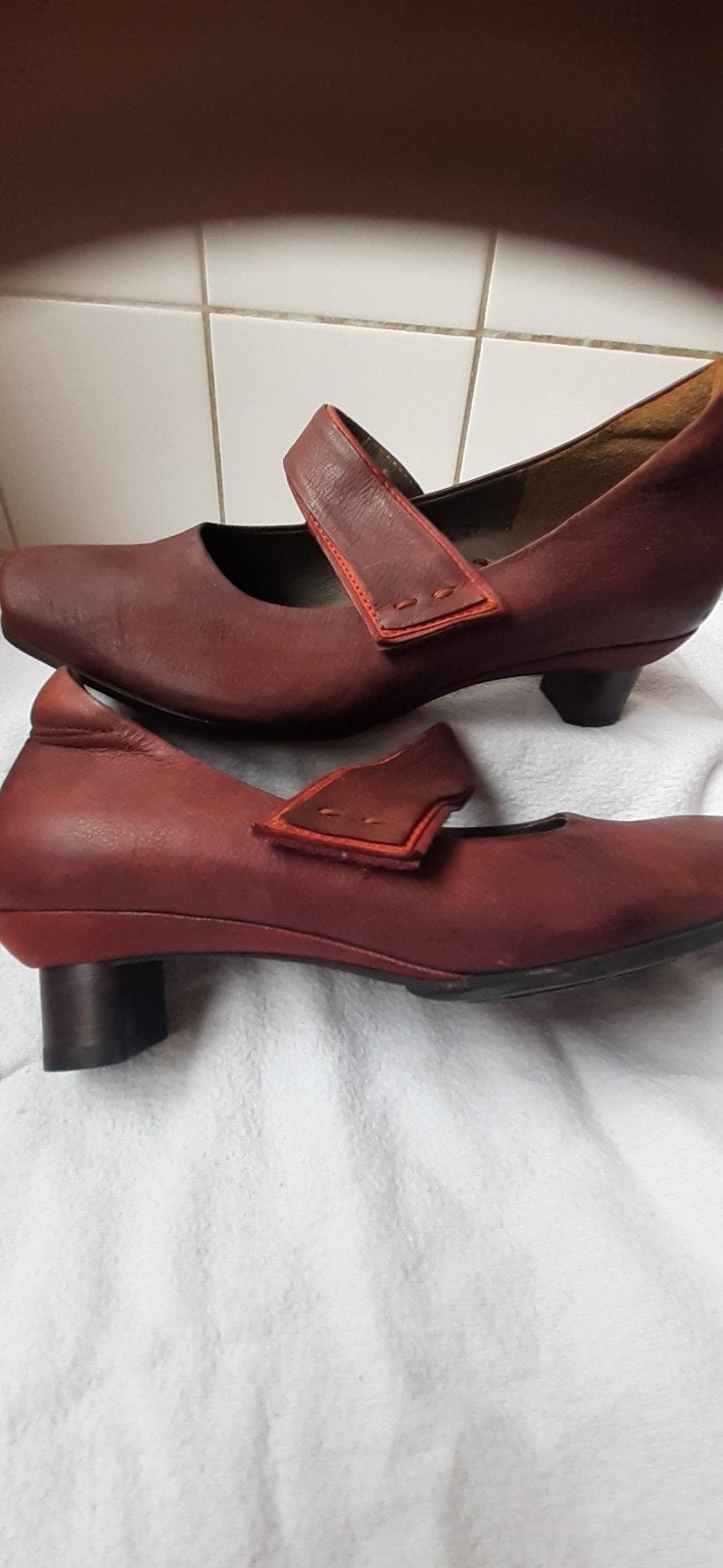 Think nieuwe schoenen, donkerrood  mt 37, Think!, Lage of Enkellaarzen, Nieuw, Ophalen of Verzenden