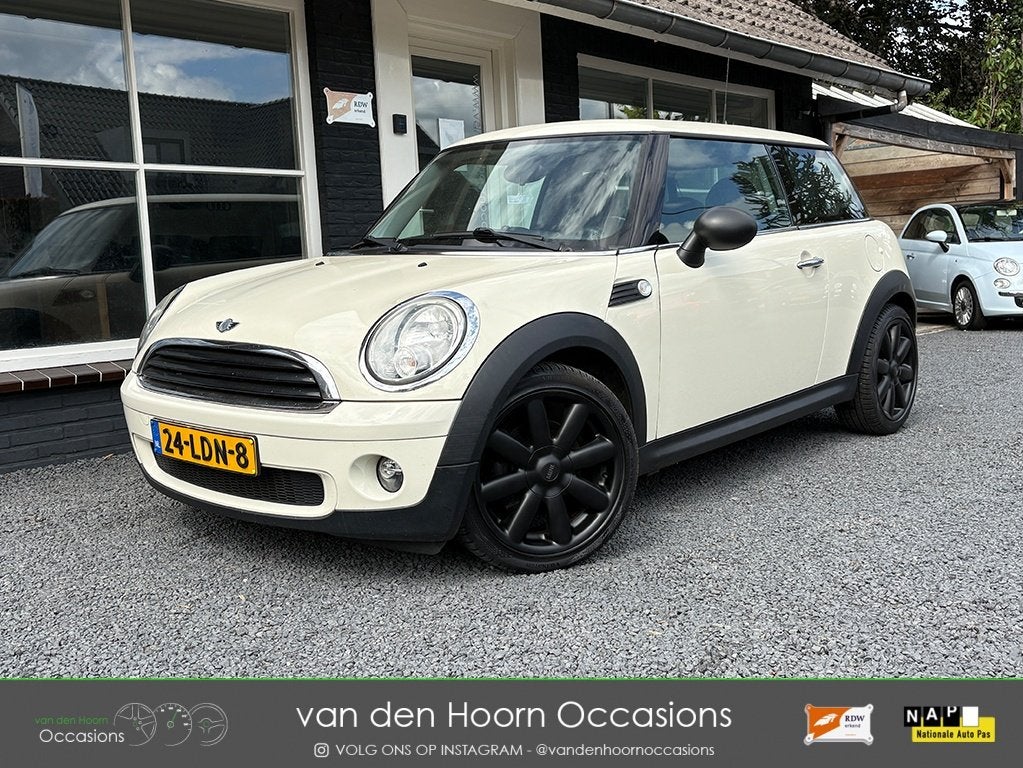 MINI One 1.4 AIRCO | CRUISE | NAP | 161000 KM | LM VELGEN, Voorwielaandrijving, Gebruikt, 4 stoelen, Origineel Nederlands