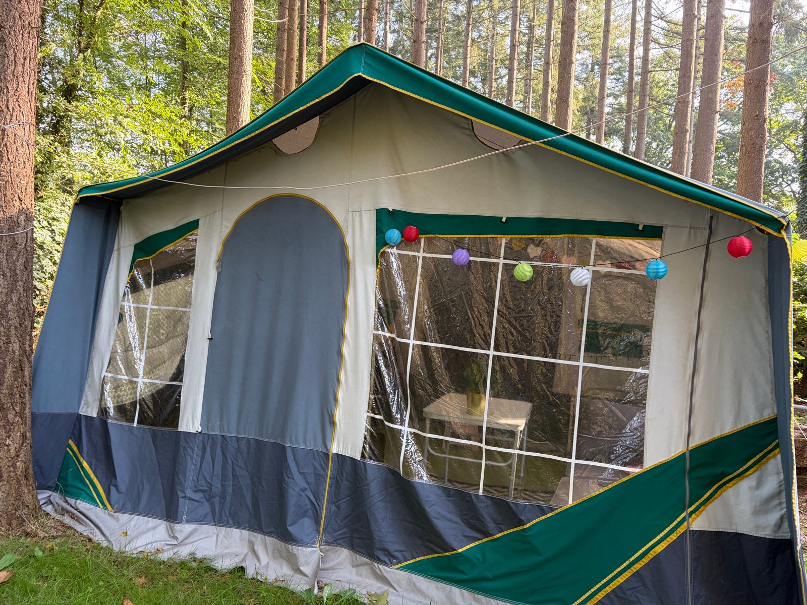 Jamet Vouwwagen met vinyl vloer en gelabelde stokken, Caravans en Kamperen, Ophalen, Aanwezig, Jamet, Tot en met 4
