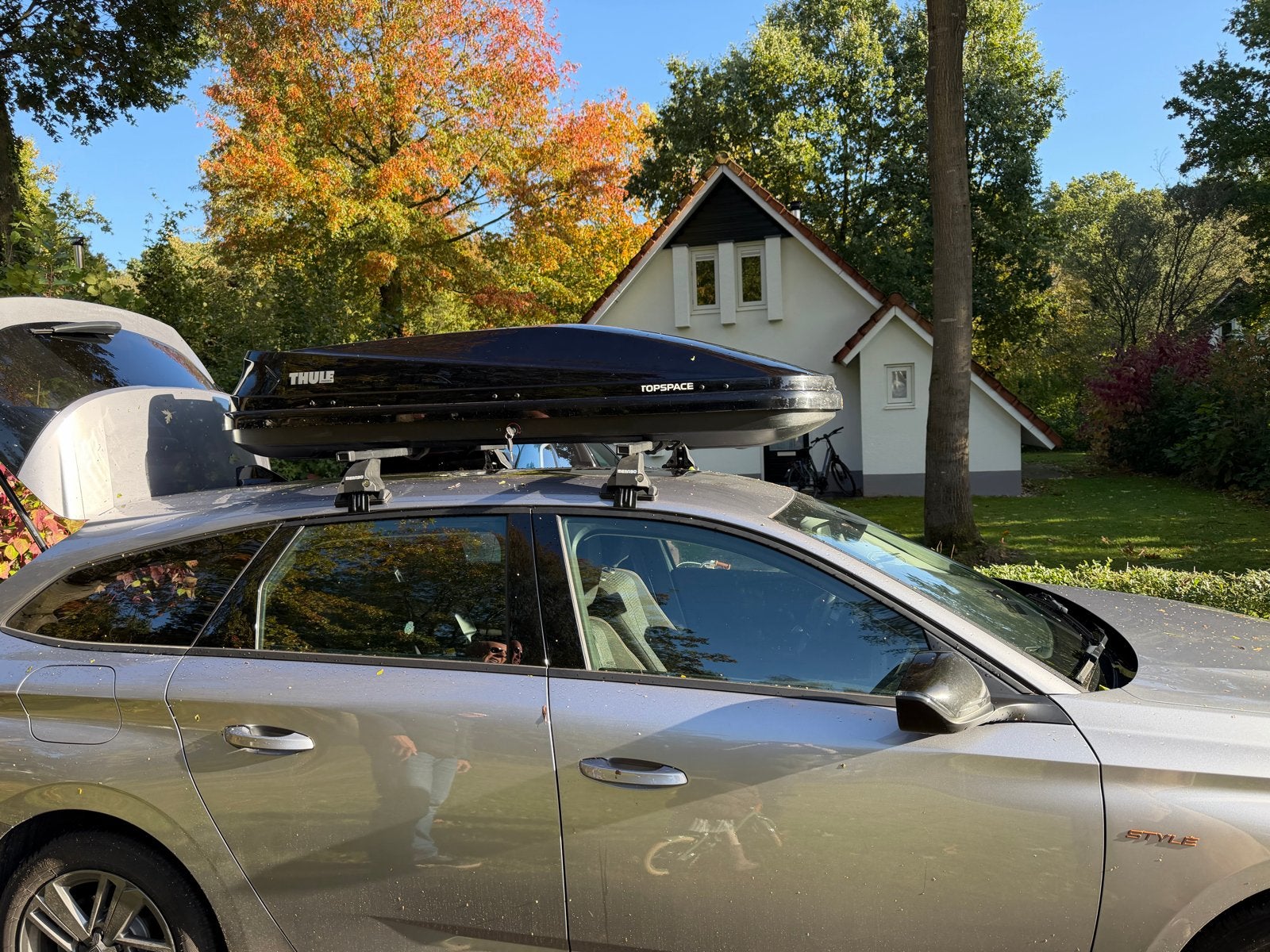 Thule Touring Sport (600) Dakkoffer Zwart Glanzend, Ophalen, Gebruikt