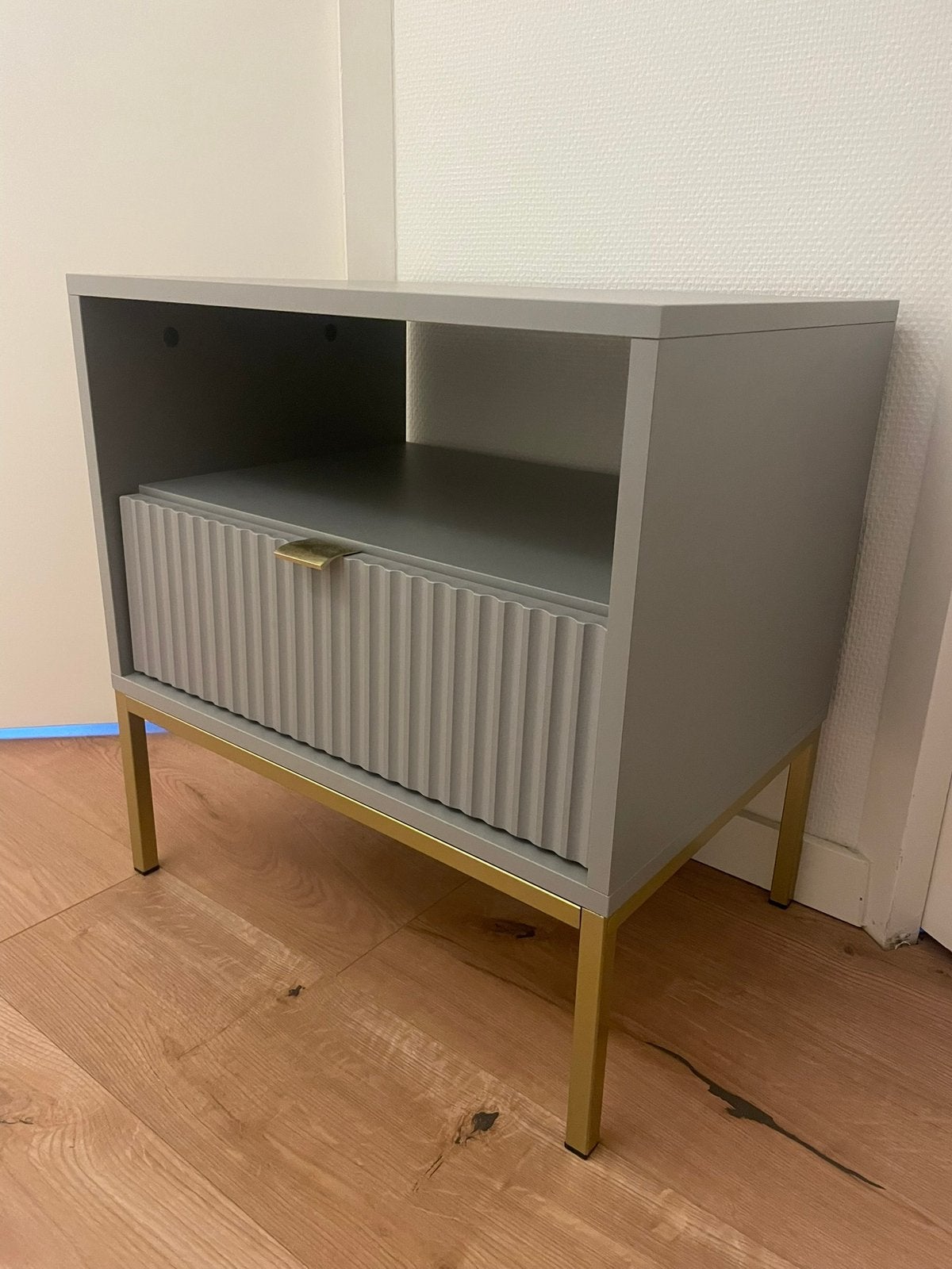Nachtkastje - japandi stijl - Naduvi kleur taupe - nieuw!, Ophalen, Zo goed als nieuw, 25 tot 50 cm, 50 tot 100 cm
