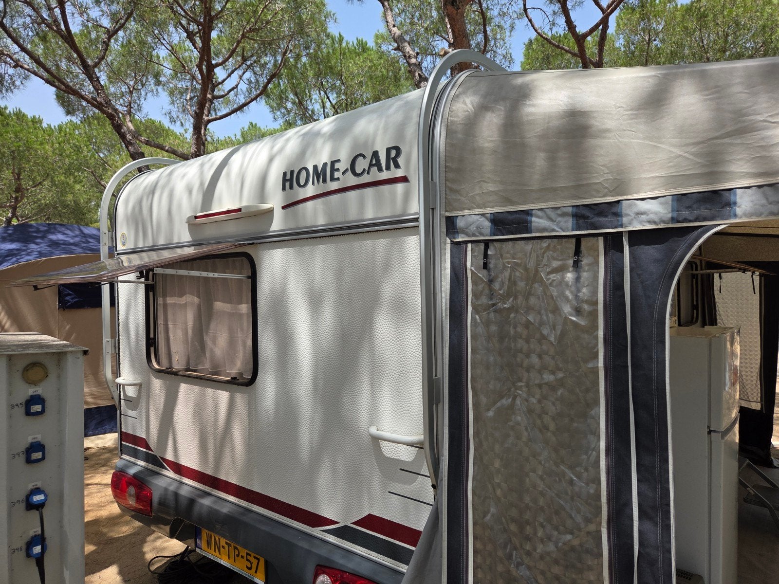 Home-Car Racer 45 Spirit Caravan met Isabella voortent, Rondzit, Frans bed, Particulier, 6 tot 7 meter