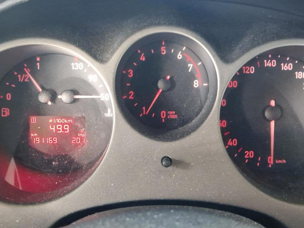 Seat Toledo 2.0 FSI Stylance AIRCO CRUISE PDC, Voorwielaandrijving, 1374 kg, 730 kg, Gebruikt