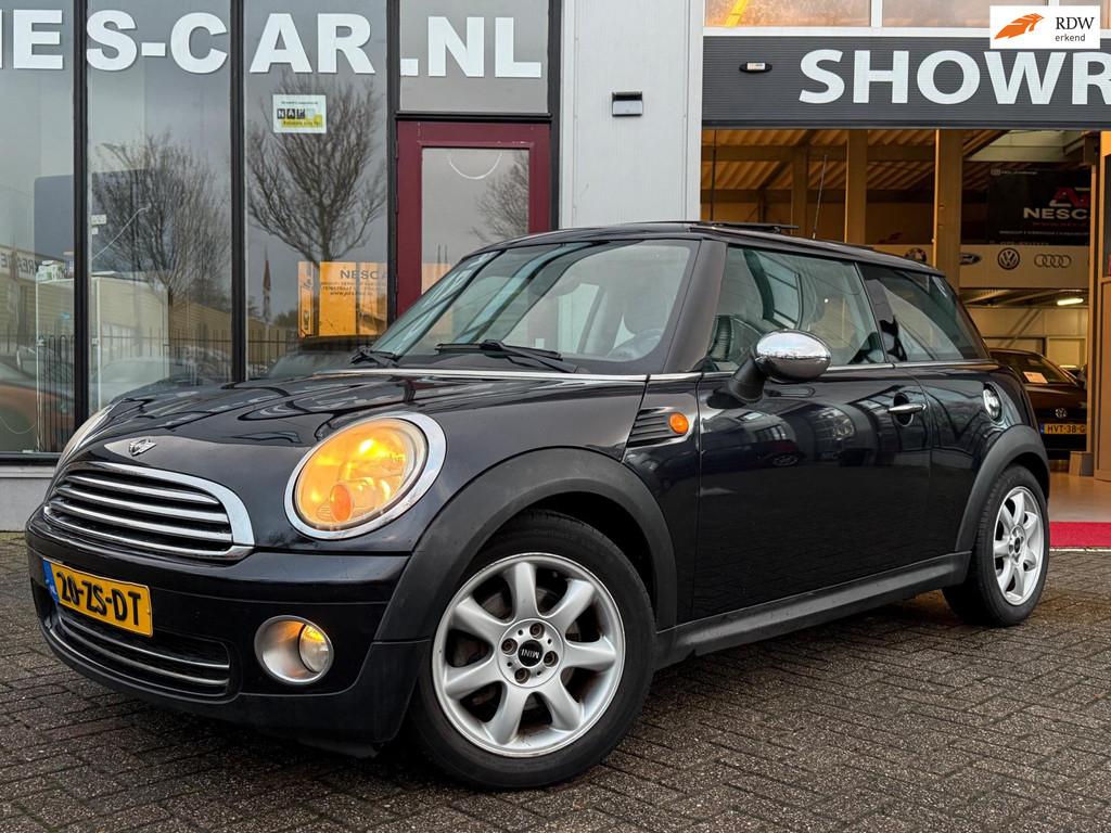 Mini Mini 1.6 Cooper Chili*Pano*Leer*Airco*Sfeer*NL Auto!, Auto's, Gebruikt, 750 kg, 4 cilinders, 4 stoelen