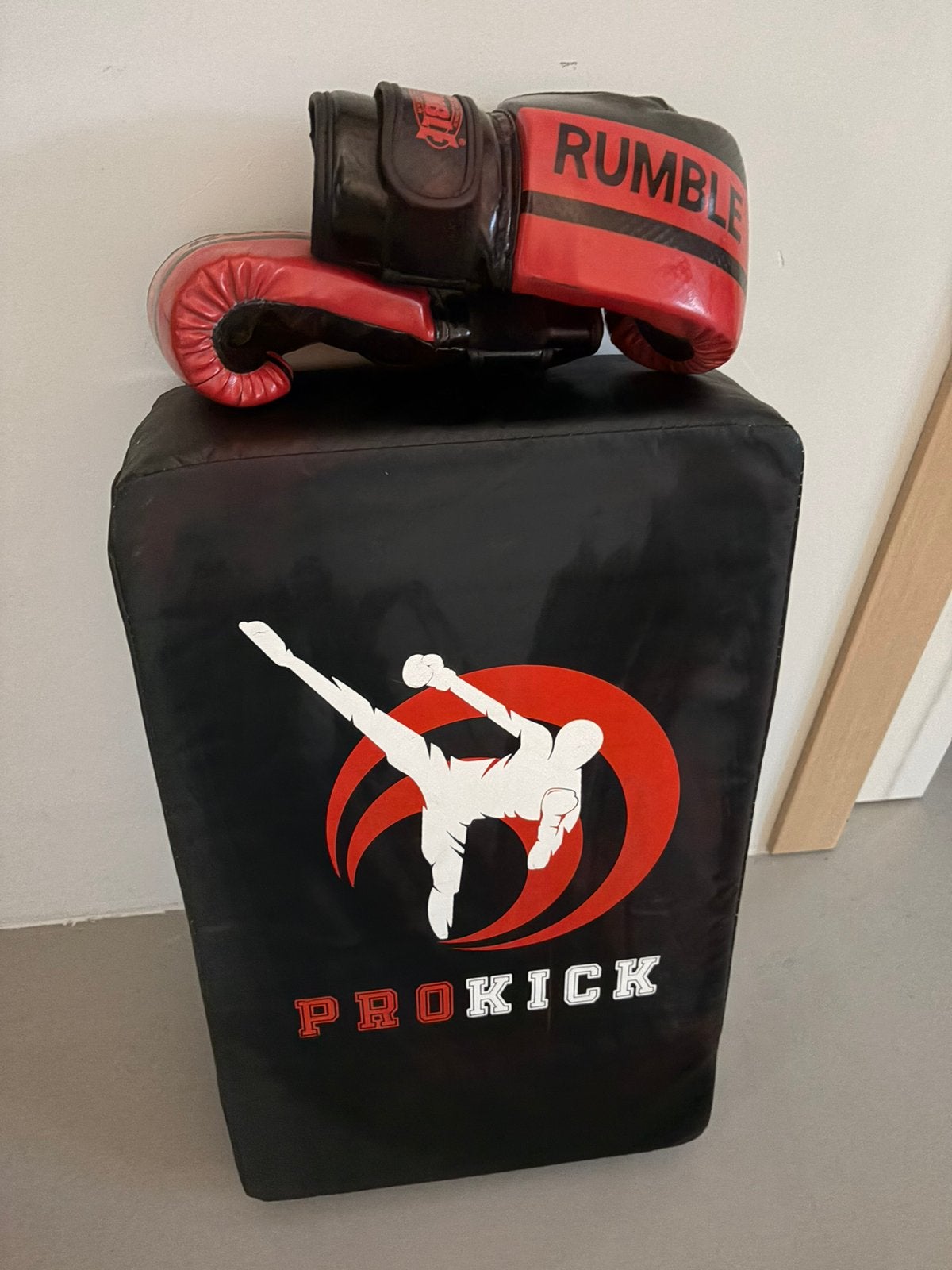 Kickboksen kickboks set boks handschoenen stootkussen kind, Ophalen, Zo goed als nieuw, Bokshandschoenen