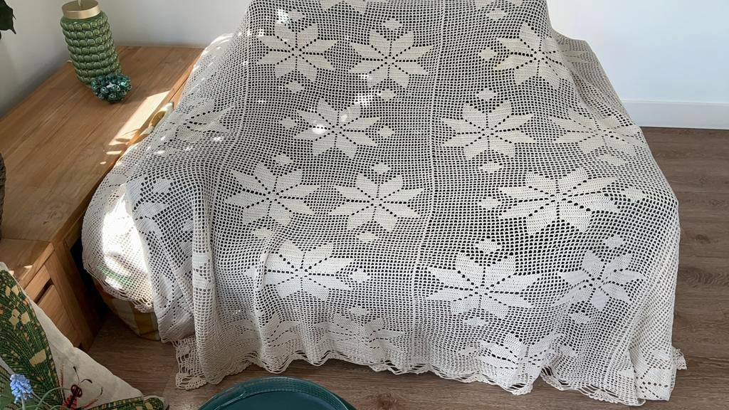 BEDSPREI  gehaakt 2.60 x 2.40 cm, Huis en Inrichting, Gebruikt, Beige, Overige typen, Tweepersoons
