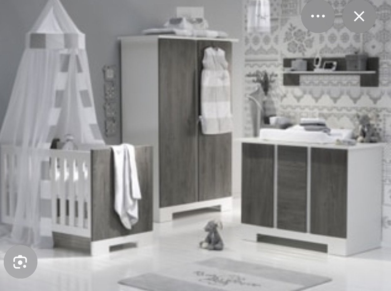 Interbaby babykamer: ledikant, commode en kledingkast, Ophalen of Verzenden, Gebruikt, Jongetje of Meisje