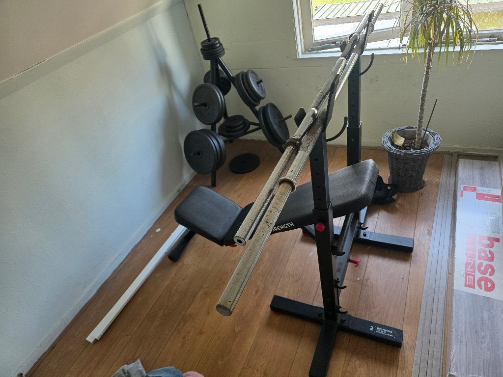 Bench (100kg) + EZ-Bar set + schijven, Ophalen, Zo goed als nieuw, Benen, Fitnessbank