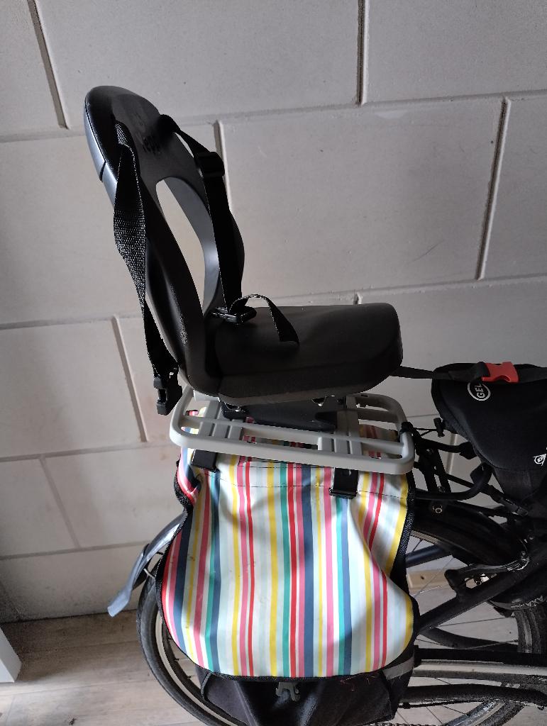 Yepp fietsstoel, Ophalen, Gebruikt, Achterzitje, Voetsteuntjes