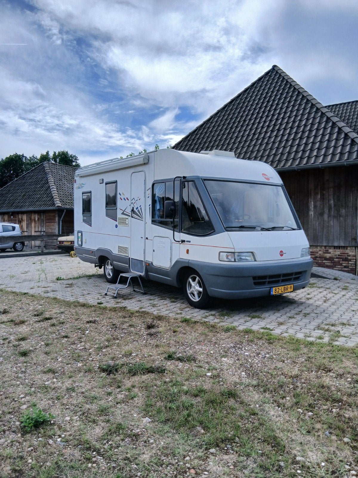 Zeer nette Dethleffs camper integraal 2.5 TDI, Caravans en Kamperen, Integraal, Standaard zit, Ringverwarming, Achteruitrijcamera
