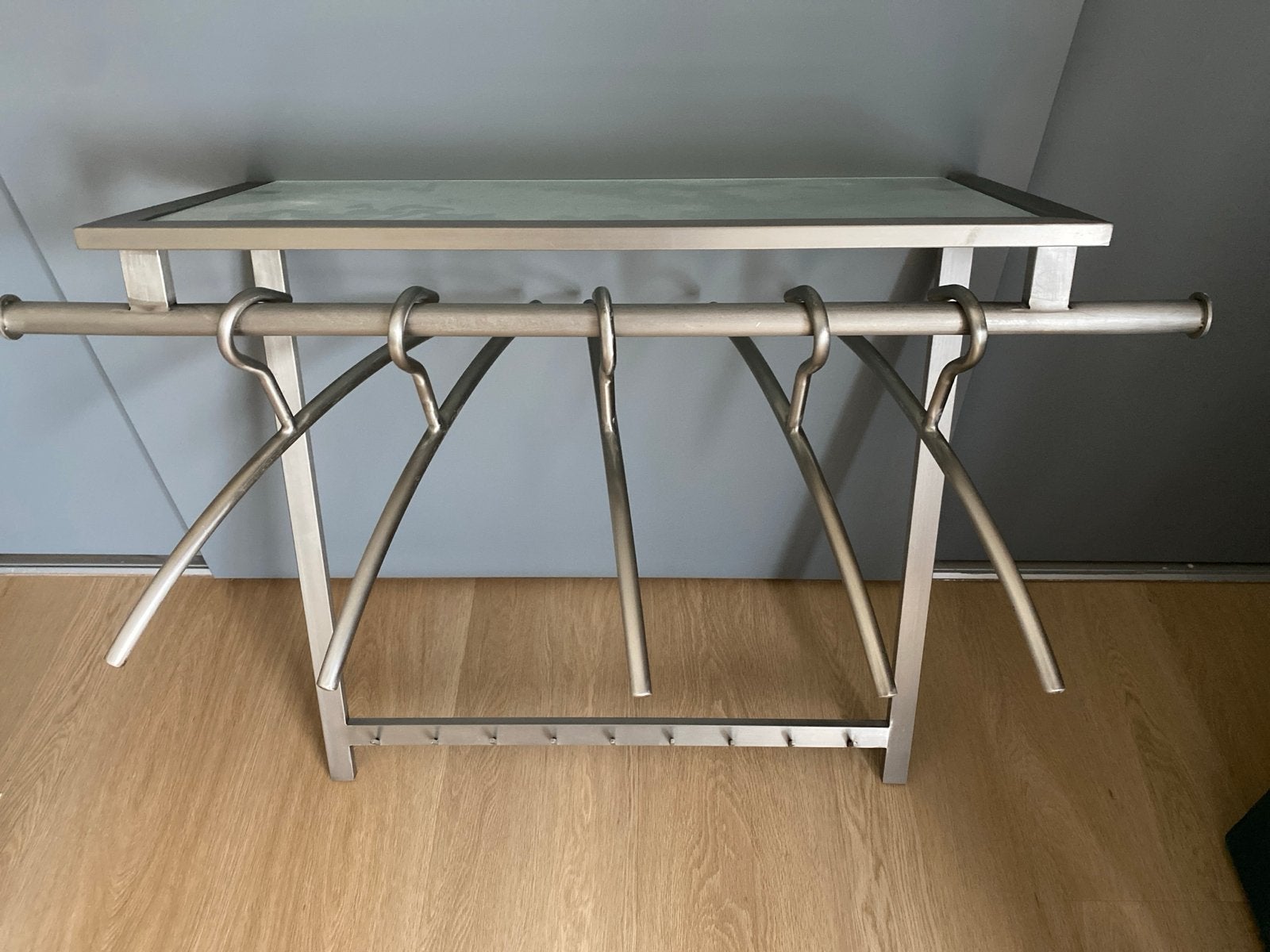 Aluminium kapstok met matte glasplaat en hangers, Ophalen, Gebruikt, Metaal, Wandkapstok