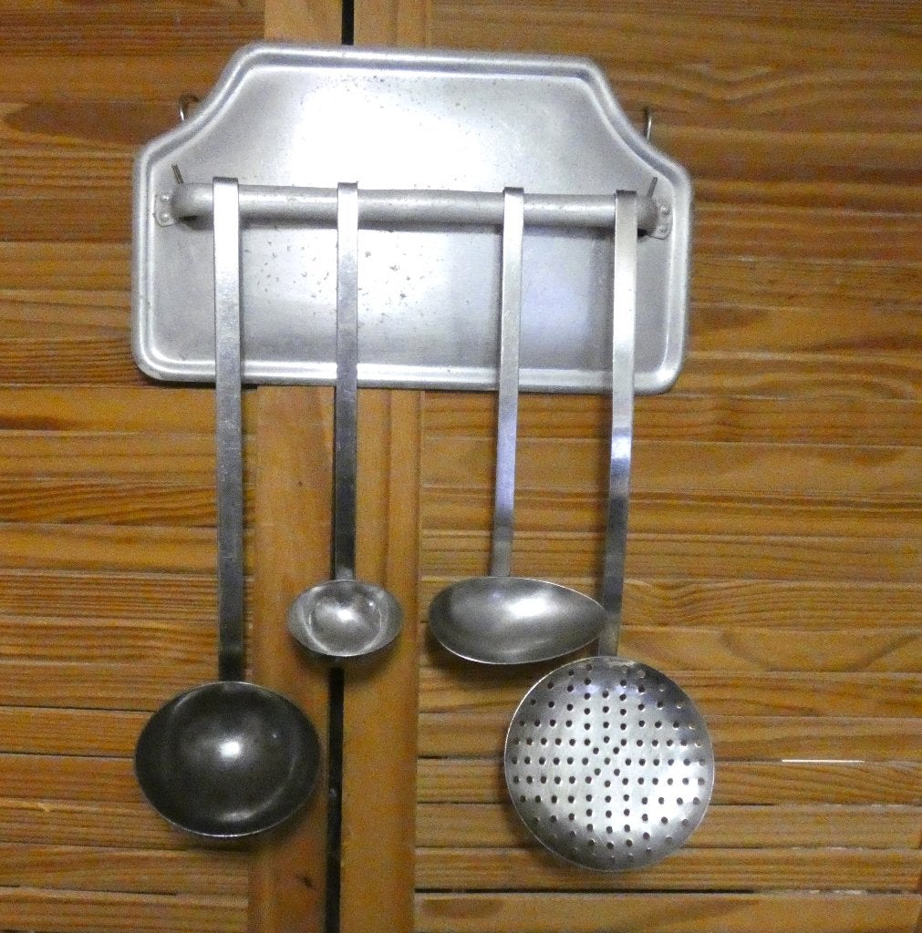 brocant keukenrekje/ lepelrek met lepels/ aluminium, Antiek en Kunst, Ophalen of Verzenden