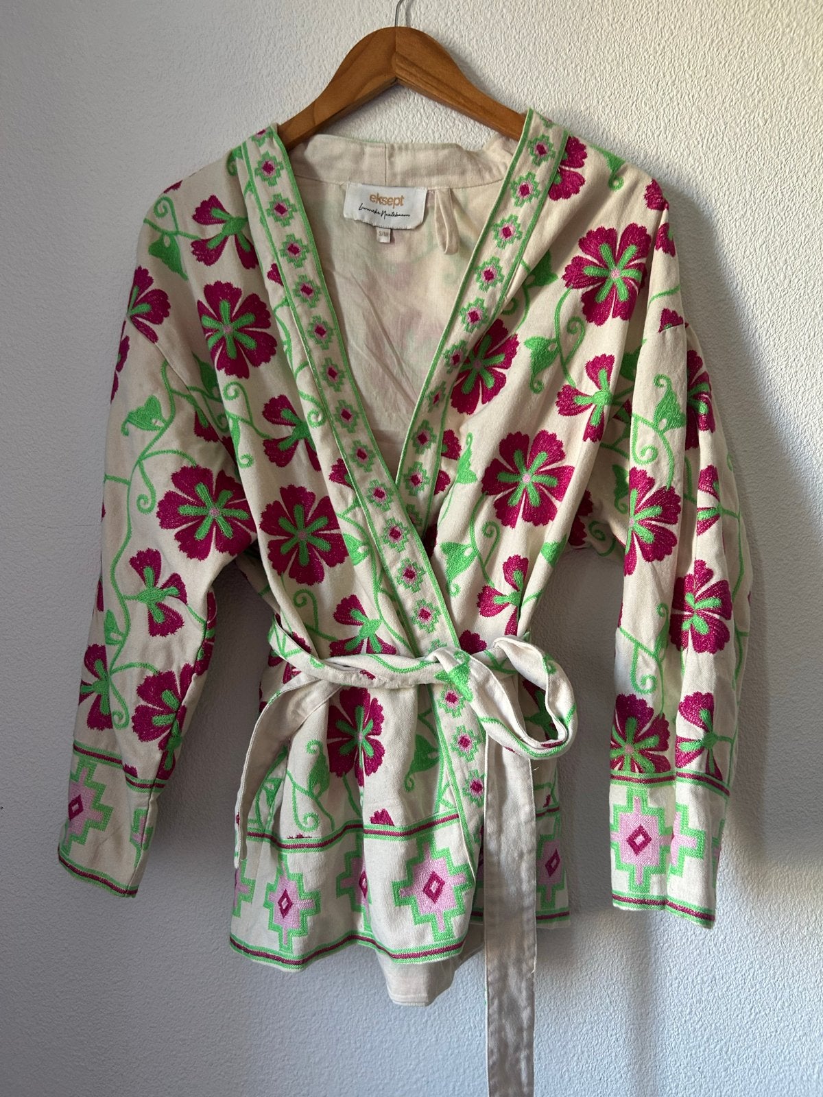 Geborduurde kimono-stijl jasje van Lonneke Nooteboom, Maat 38/40 (M), Zo goed als nieuw, Jasje, Meerkleurig