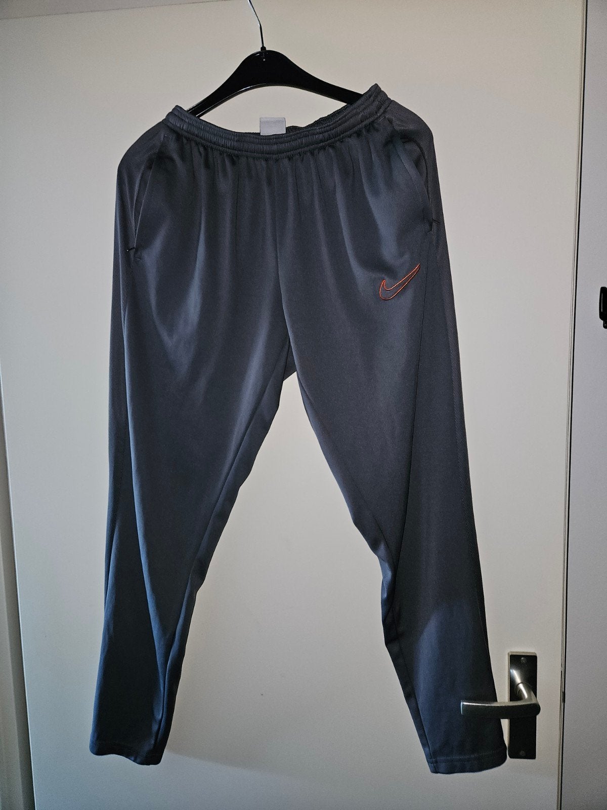 nike trainingsbroek mt L, Maat 52/54 (L), Verzenden, Nike, Zo goed als nieuw