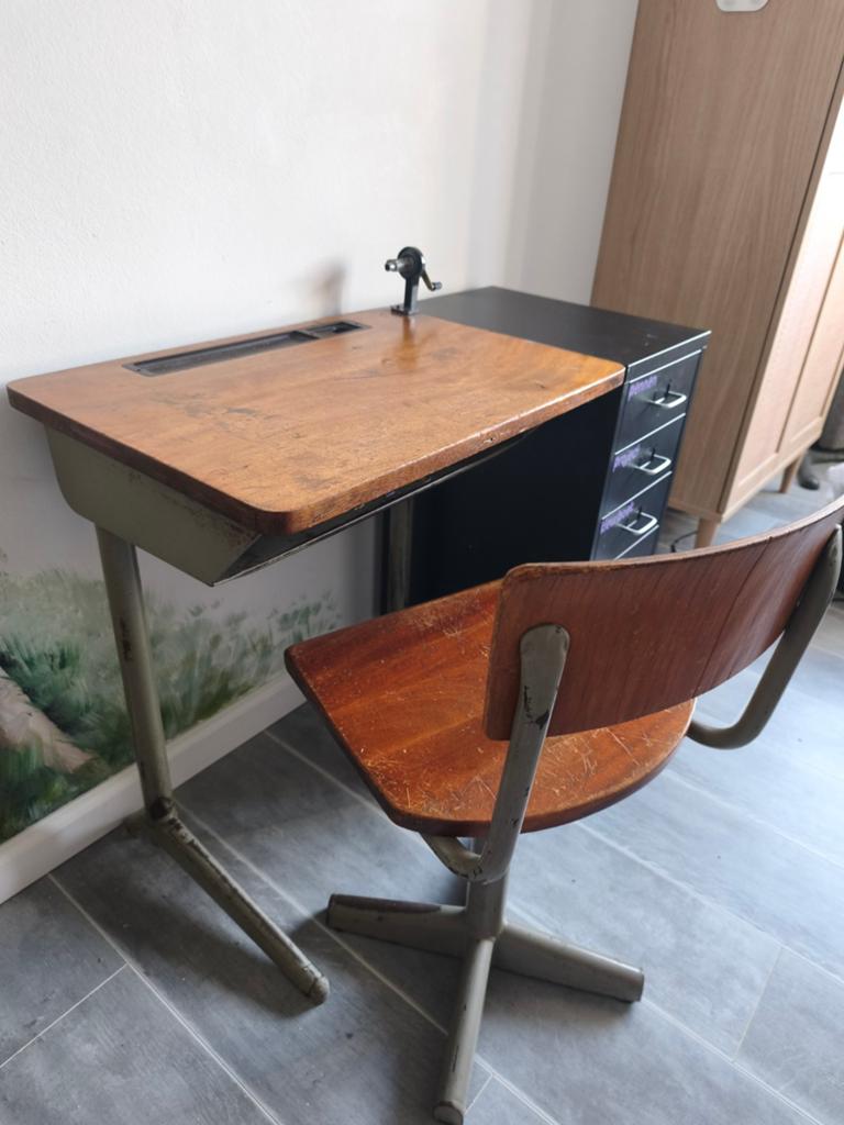 Vintage bureau met bijpassende stoel, Huis en Inrichting, Bureaus, Ophalen, Gebruikt