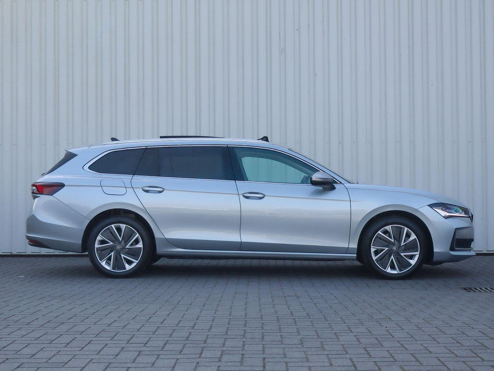 Skoda Superb Combi 1.5 TSI 204pk PHEV Edition | SoH 100% | P, 12 maanden, Stof, 4 cilinders, 26 kWh
