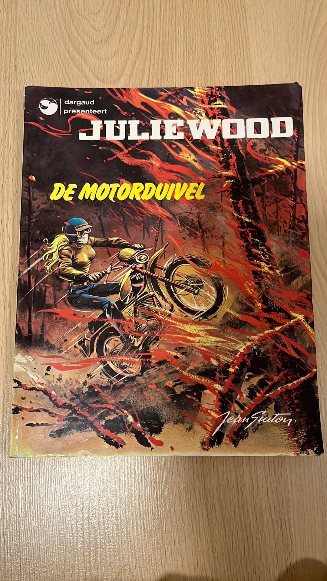 Julie wood - de motorduivel, Ophalen of Verzenden, Gelezen