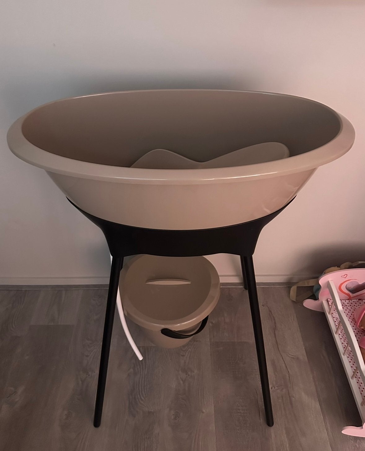 Luma bad incl. standaard, thermometer & emmer: Desert Taupe, Ophalen, Gebruikt