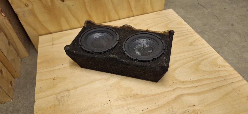 Dubbele auto subwoofer / bassbox – 2 woofers, Auto diversen, Ophalen, Gebruikt