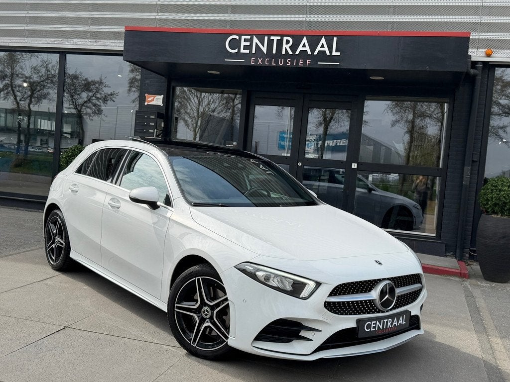 Mercedes-Benz A-klasse 250 e AMG Pano|Memory|Ambientlight|AC, Auto's, Mercedes-Benz, Gebruikt, 4 cilinders, 15 kWh, Wit