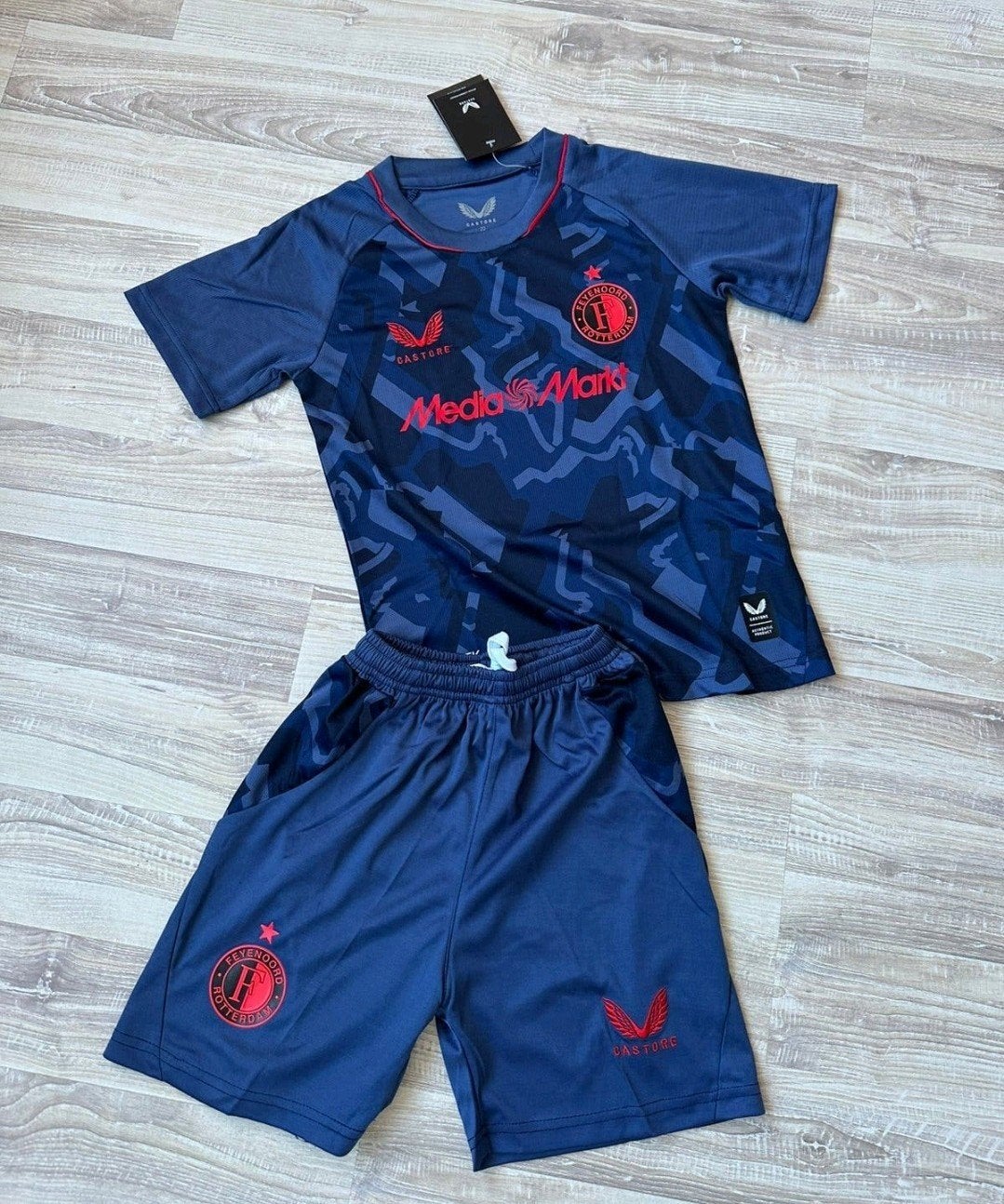 Feyenoord Derde Tenue Kindermaat Nieuw en Ongedragen, Kinderen en Baby's, Ophalen of Verzenden, Nieuw, Castore, Jongen of Meisje
