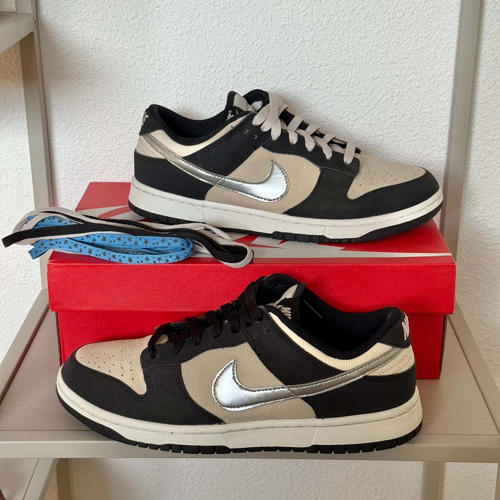 Nike Dunk Low Starry Laces Maat 42,5 beige zwart, Kleding | Dames, Beige, Nike, Ophalen of Verzenden, Sneakers of Gympen