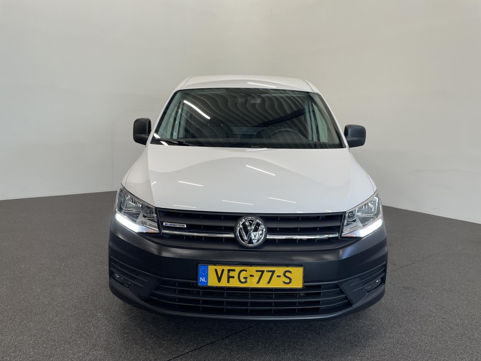 Volkswagen Caddy 1.4 TGI L2H1 EcoFuel Maxi Comfortline Airco, Stof, Gebruikt, Zwart, 4 cilinders