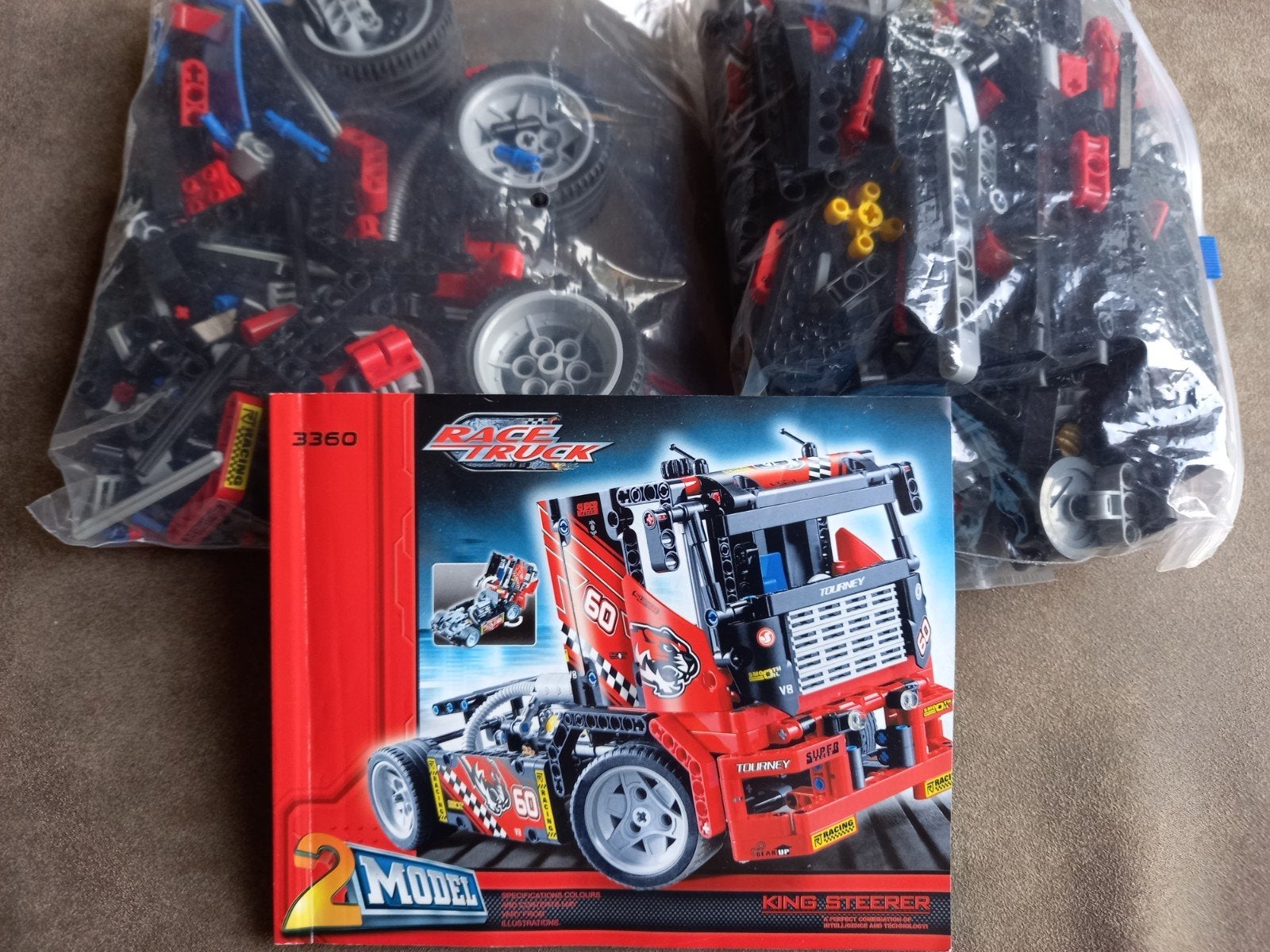 Mooie race truck / vrachtwagen / auto 2 in 1 / bouwsteentjes, Ophalen of Verzenden, Gebruikt