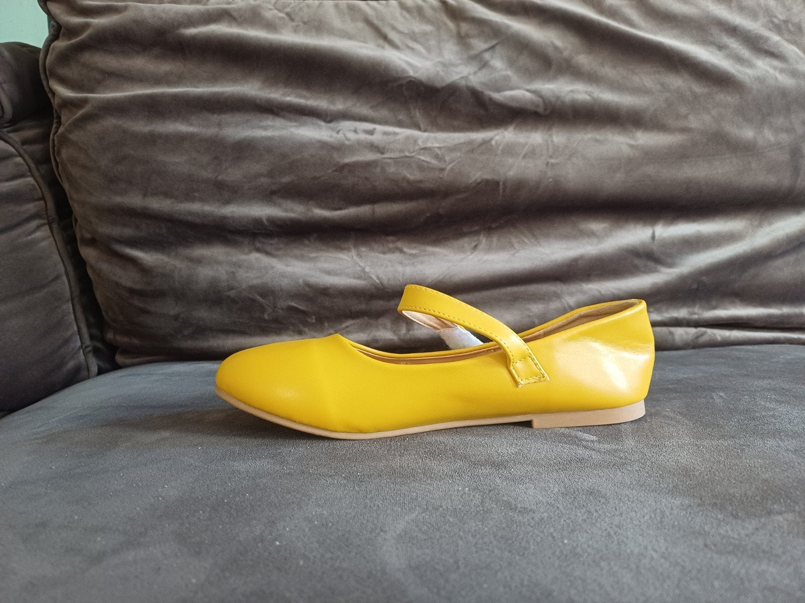 Gele ballerina's met bandje - Maat 35, Kinderen en Baby's, Kinderkleding | Schoenen en Sokken, Ophalen of Verzenden, Nieuw, Meisje