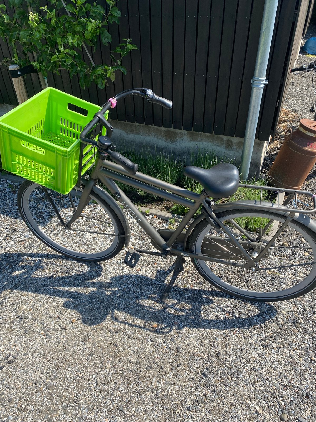 Gazelle puur NL jongensfiets met kratje, Fietsen en Brommers, Ophalen, Gebruikt, Gazelle