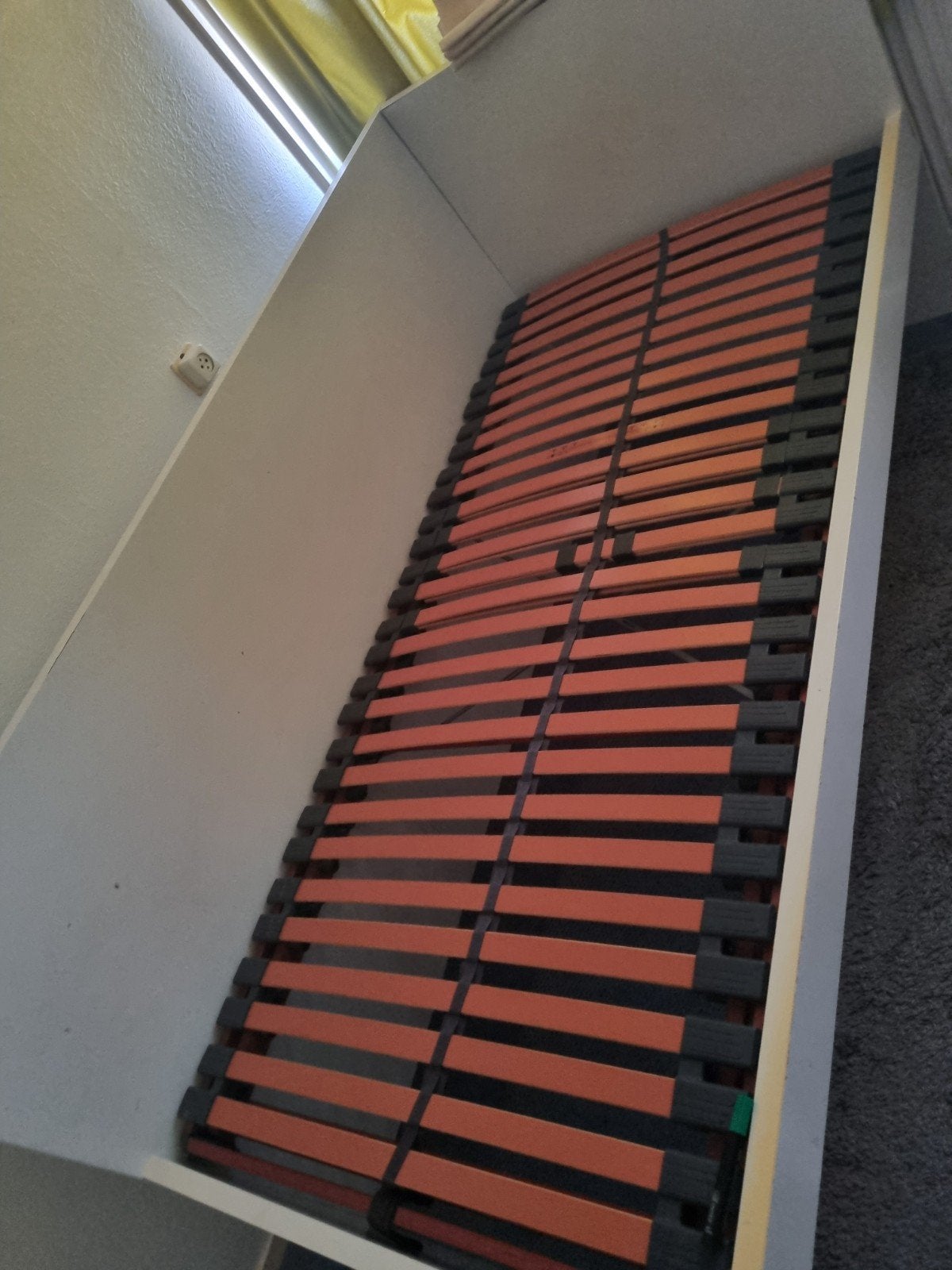 Eenpersoonsbed met lattenbodem - Wit, 90x200 cm, Huis en Inrichting, Slaapkamer | Bedden, Ophalen, Gebruikt, 90 cm, Eenpersoons