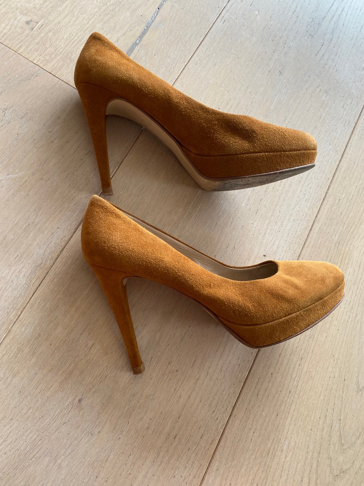 Nalini naaldhakken 39, Kleding | Dames, Schoenen, Bruin, Ophalen of Verzenden, Zo goed als nieuw, Schoenen met hoge hakken