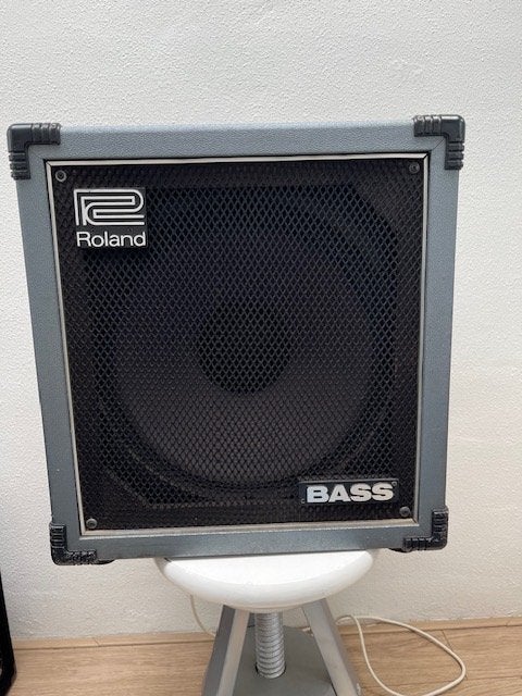 Rolandcube100 basversterker met gratis Cort basgitaar, Ophalen, Gebruikt, Basgitaar, 100 watt of meer