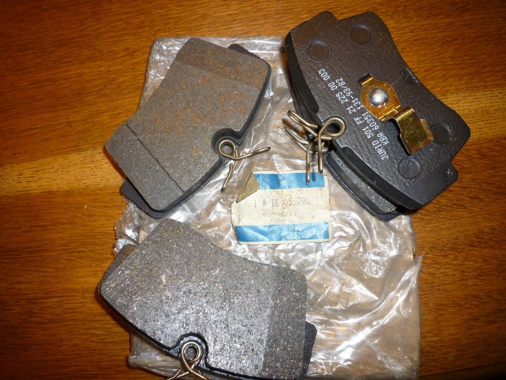 Opel Senator B set nieuwe remblokken voorzijde 1605-790, Ophalen of Verzenden, Nieuw, Opel