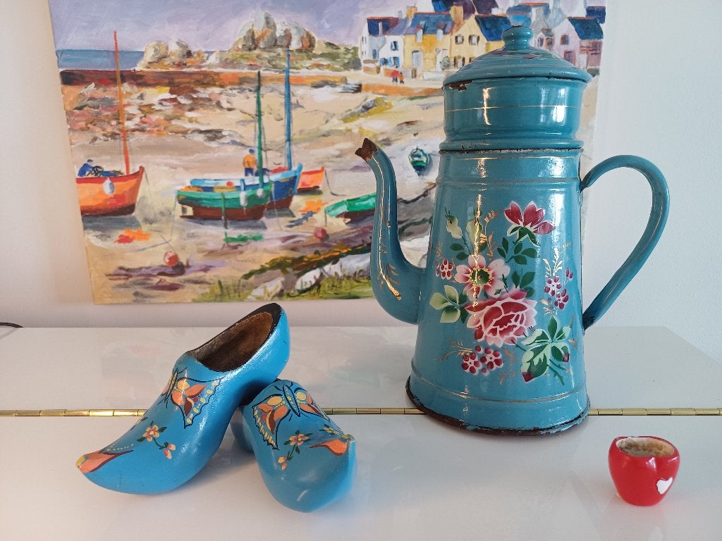 Blauwe franse koffiepot met dik opgelegde bloemen, Ophalen of Verzenden